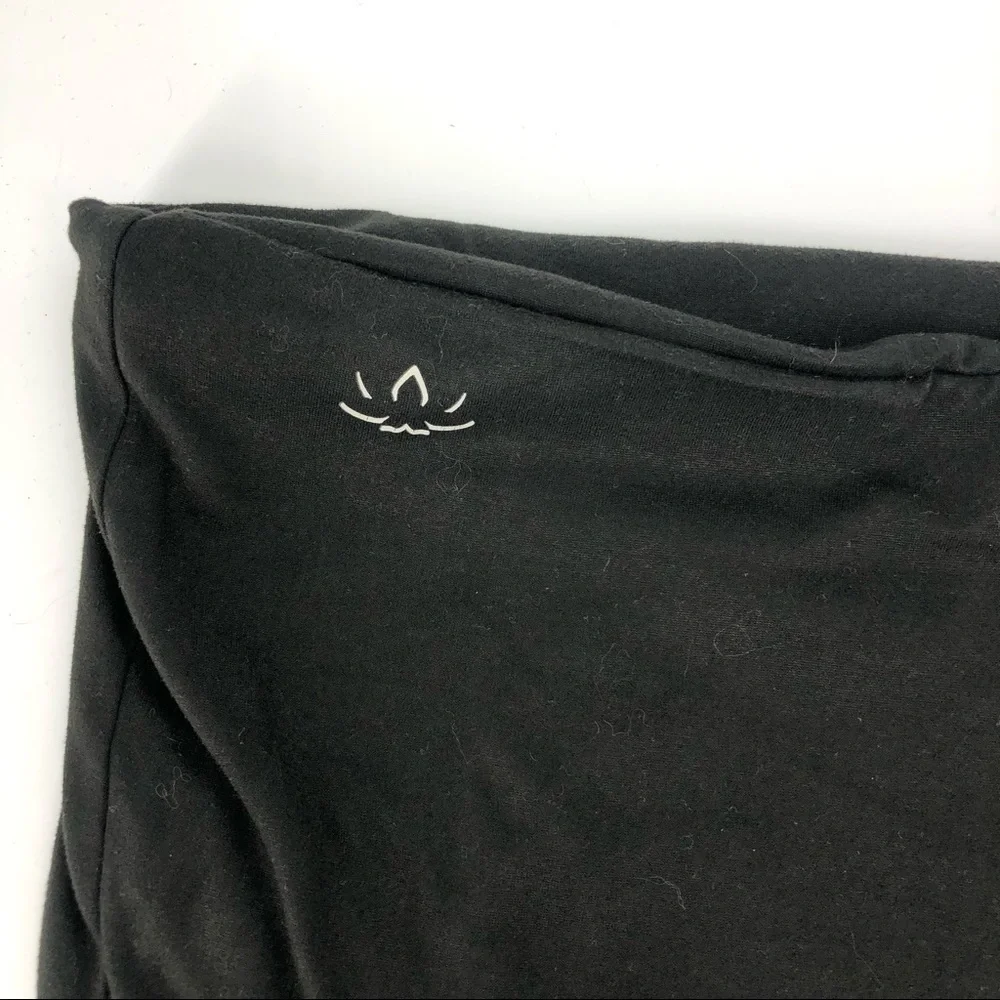 Beyond Yoga Hidden Pocket Infinity Scarf Neck Wrap Black